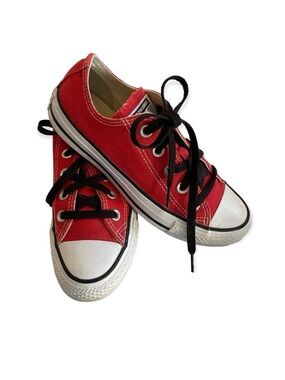 Converse All Star Classic Low Top Red Chucks Sz 6 Wm 4 Mn Iconic Kicks Unisex